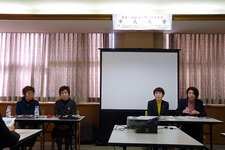 左から有吉病院フットワーカー平川さん、ケア部長福本さん、弁護士東さん、事件当事者上田さん