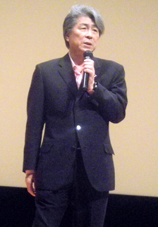ジャーナリストの鳥越俊太郎氏が、みずからの闘病生活もおりまぜて、医療制度や老いについて講演した