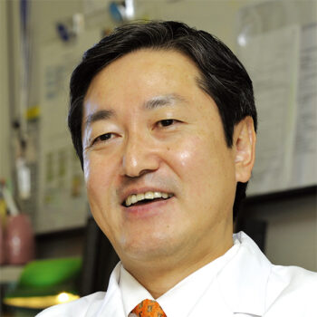 琉球大学医学部附属病院　病院長　藤田 次郎