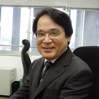 熊本大学大学院生命科学研究部腎臓内科学 熊本大学医学部附属病院　内科専門医 研修プログラム統括責任者　向山 政志 教授