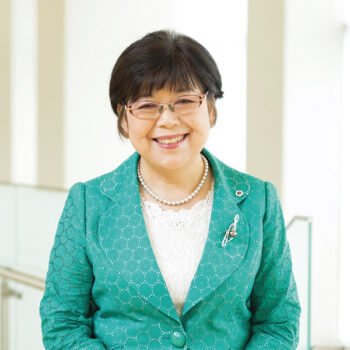 福岡県看護協会　会長 花岡 夏子
