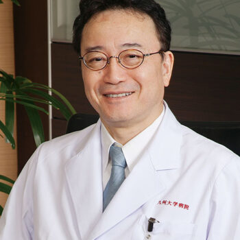 九州大学病院　病院長　赤司  浩一