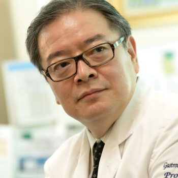 東京大学医学部附属病院　病院長　瀬戸  泰之