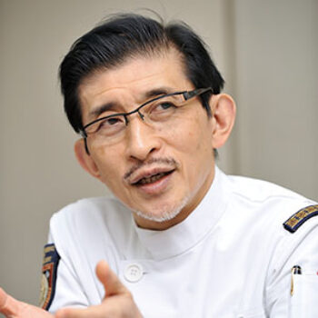 金沢医科大学病院　病院長  伊藤  透