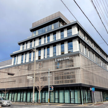 本格リハビリ施設を確保 全室個室化も実現