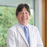 Read more about the article コロナ禍＆新病院移転 旗を持ち先頭を走った